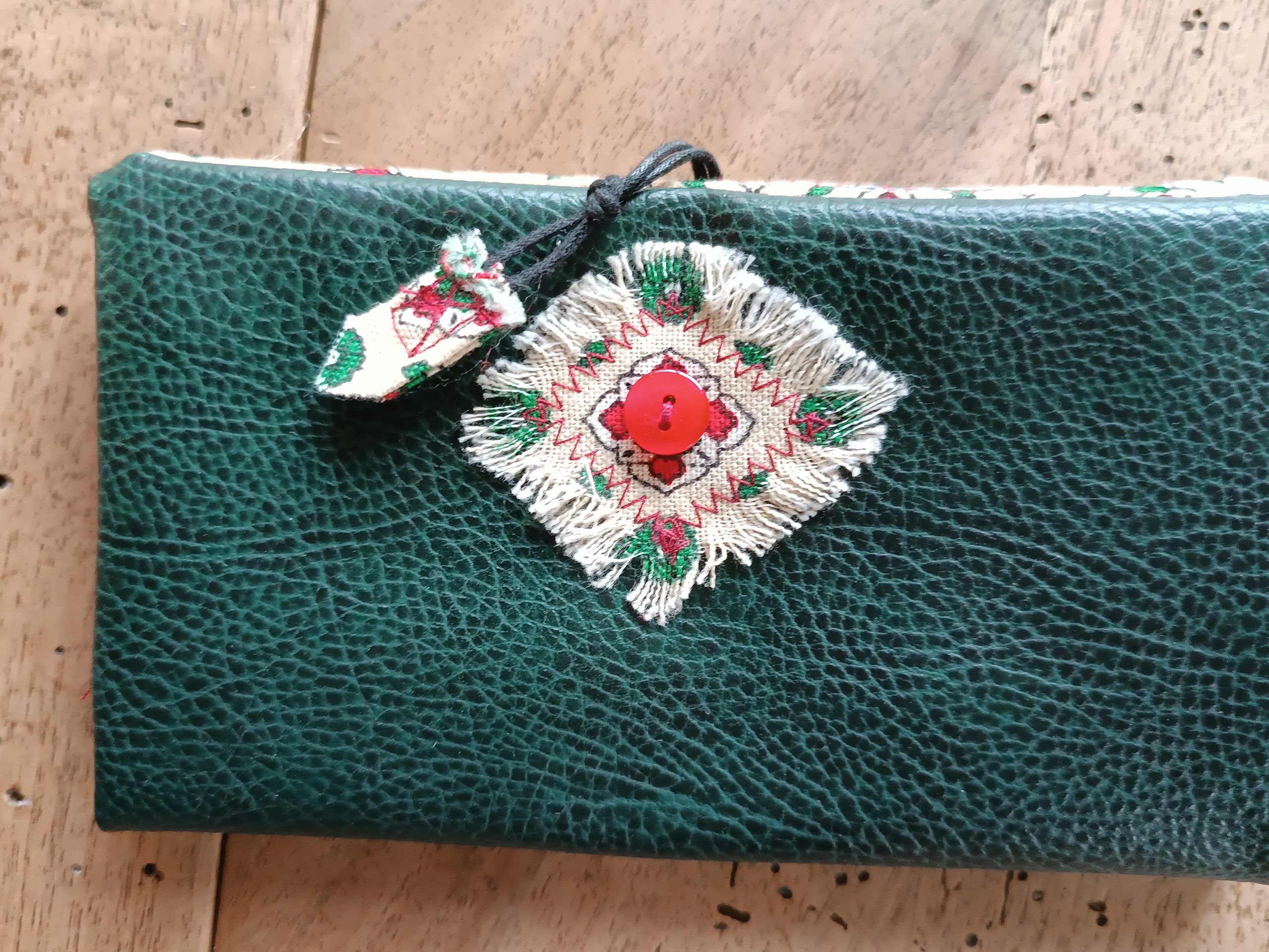 Blague à tabac en simili upcyclé – Image 2