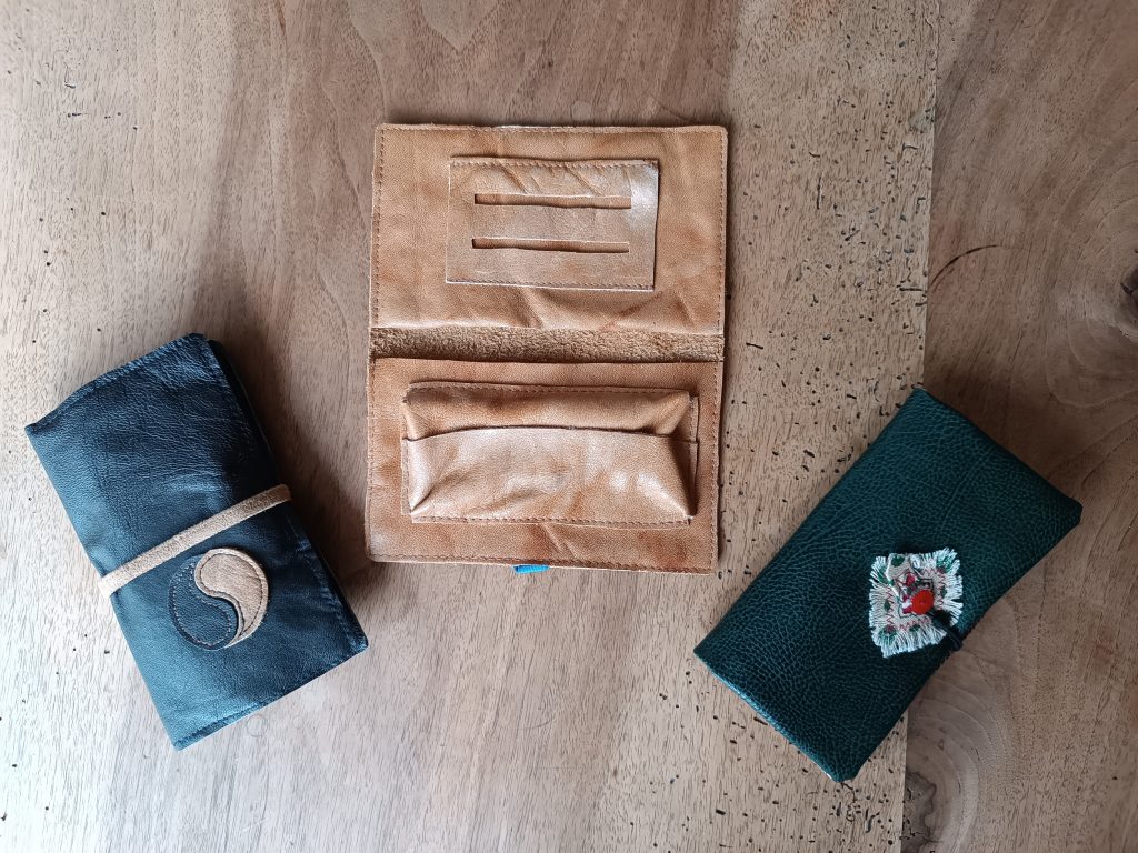 Créations artisanales de blagues à tabac upcycling