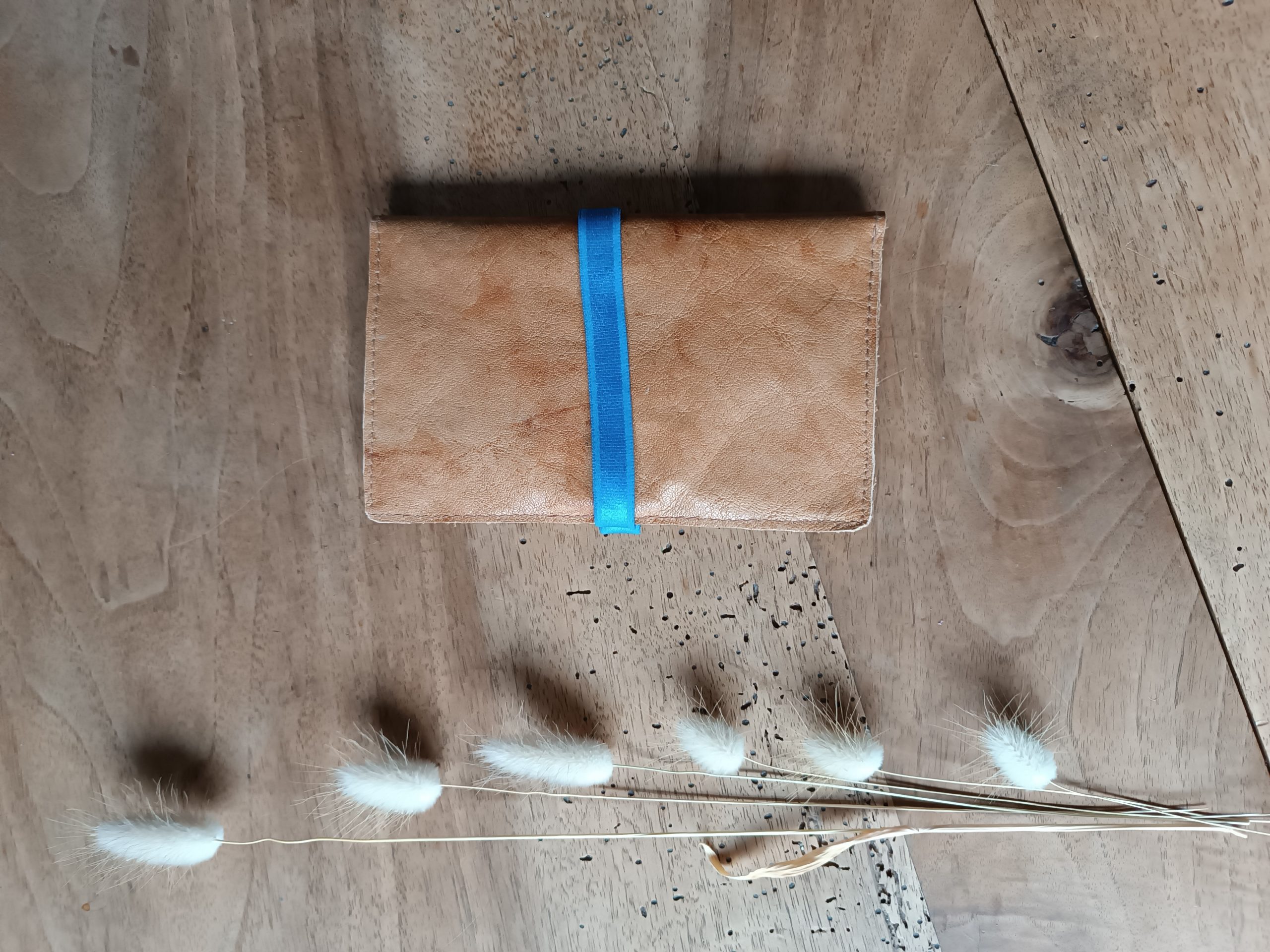 Blague à tabac en cuir marron 100% upcycling et artisanale