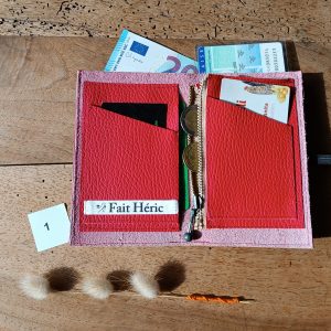 Portefeuille en cuir rouge upcyclé
