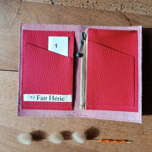 Portefeuille en cuir rouge upcyclé
