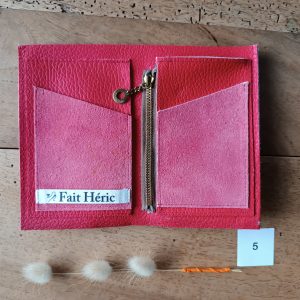 Portefeuille en cuir rouge upcyclé