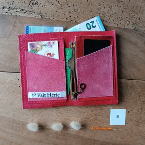 Portefeuille en cuir rouge upcyclé