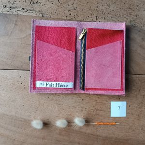 Portefeuille en cuir rouge upcyclé