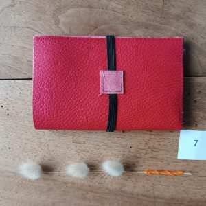 Portefeuille en cuir rouge upcyclé