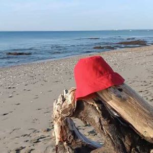 Bob réversible rouge upcyclé