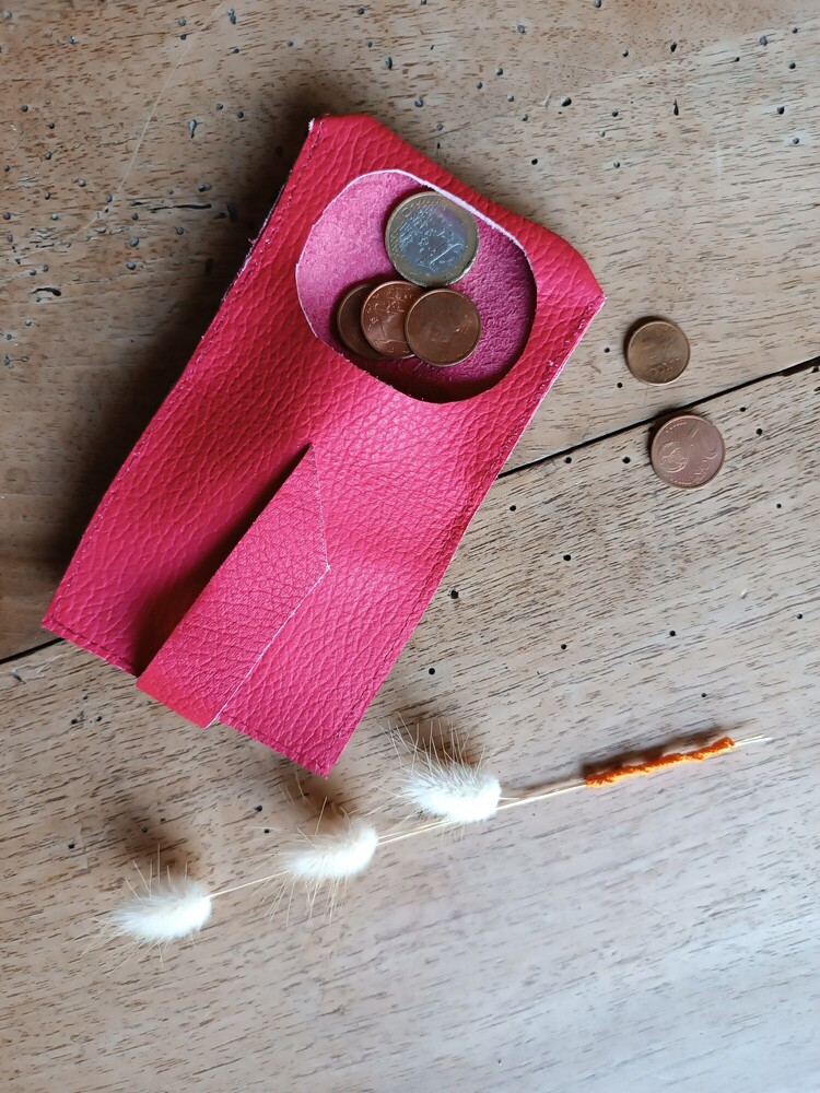 Le p'tit boursicot cuir rouge