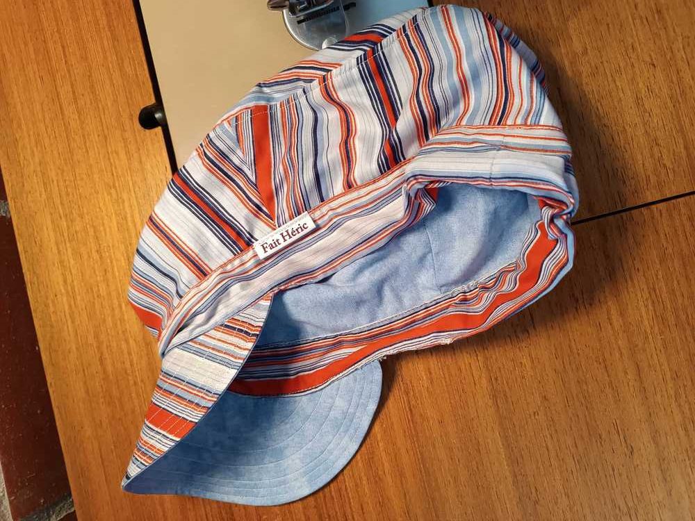Casquette rayée réversible artisanale