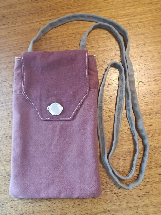 Pochette téléphone vieux rose