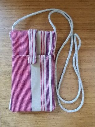 Pochette téléphone rayée upcyclée