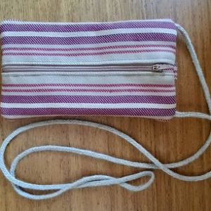 Pochette téléphone rayée upcyclée