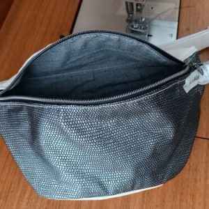 Sac banane xl simili blanc et imitation galuchat