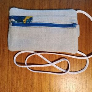 Pochette téléphone velours bleu