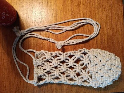 Porte bouteille en macramé